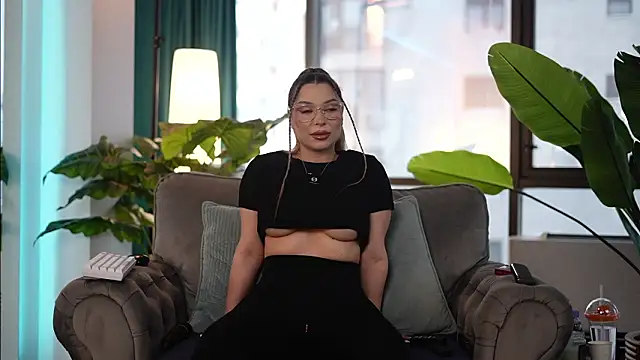 Snapshot of Assmerising chatting on 02.21.26 Assmerising online show from 02.21.26