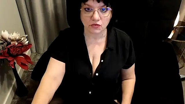 Snapshot of maggiemilff chatting on 01.24.25 maggiemilff online show from 01.24.25