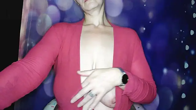 Carlysmiles online show from 10.25.25