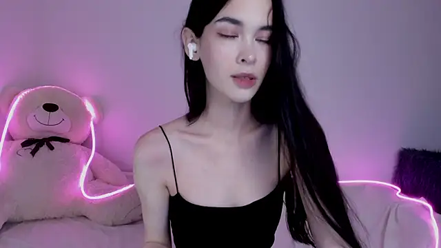 Snapshot of 666kisses chatting on 02.06.25 666kisses online show from 02.06.25