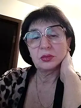 AlbinaXPretty online show from 02.25.25
