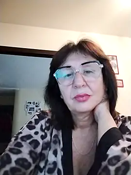 AlbinaXPretty online show from 10.04.25