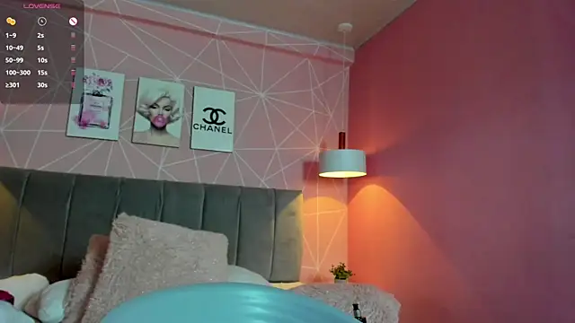 dolly zoe online show from 01.03.25