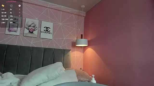 dolly zoe online show from 01.11.25