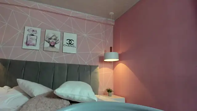 dolly zoe online show from 01.18.25