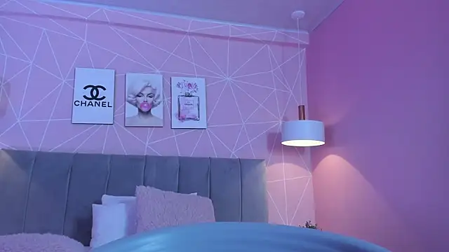 dolly zoe online show from 02.17.25