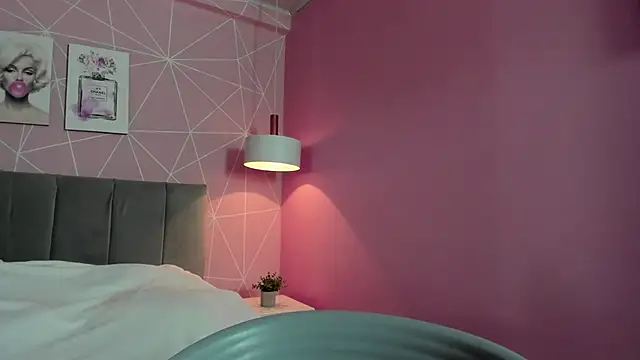 dolly zoe online show from 03.19.25