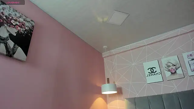 dolly zoe online show from 10.18.25