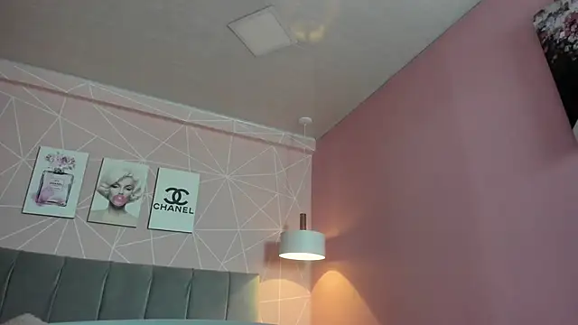 dolly zoe online show from 10.30.25