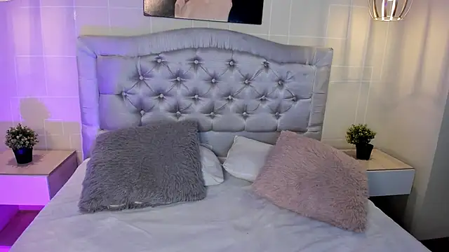 ayshel   online show from 01.30.25