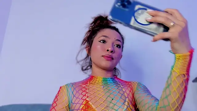 Snapshot of valerycolins chatting on 10.04.25 valerycolins online show from 10.04.25