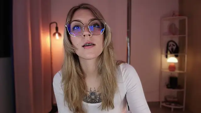 Dakotaa  online show from 11.30.25