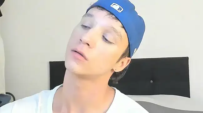 Snapshot of angelcortes chatting on 12.05.24 angelcortes online show from 12.05.24