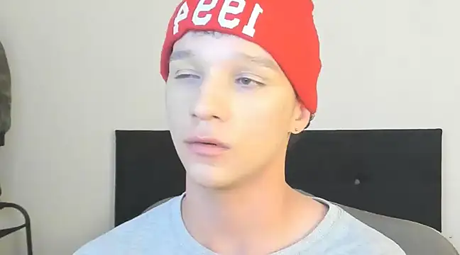 Snapshot of angelcortes chatting on 12.19.24 angelcortes online show from 12.19.24