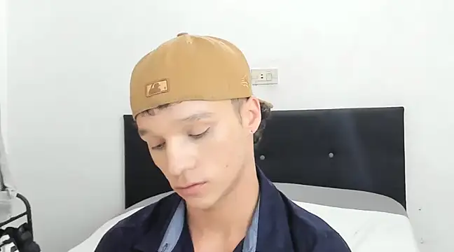 Snapshot of angelcortes chatting on 12.31.24 angelcortes online show from 12.31.24