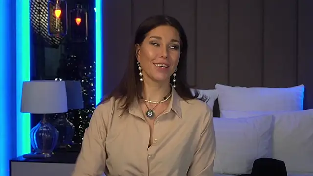 Arte Adelle online show from 01.06.25