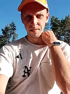 Snapshot of Yrikos1 chatting on 09.22.25 Yrikos1 online show from 09.22.25