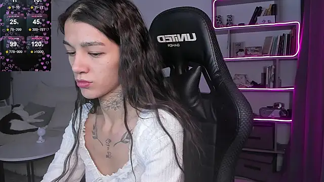 Snapshot of vinkitinkii chatting on 12.19.24 vinkitinkii online show from 12.19.24