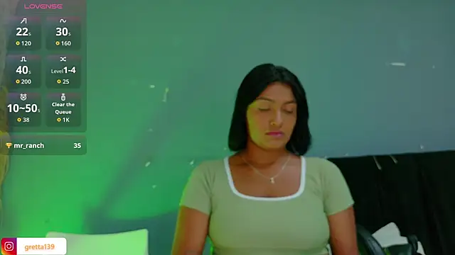 Snapshot of _Gretta chatting on 10.01.25 Gretta online show from 10.01.25