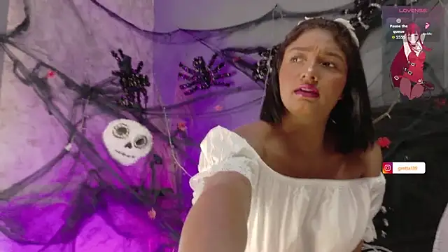 Snapshot of _Gretta chatting on 10.23.25 Gretta online show from 10.23.25