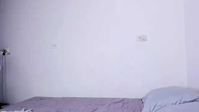 yungelitamor  online show from 12.11.24