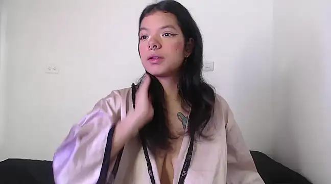 yungelitamor  online show from 01.08.25