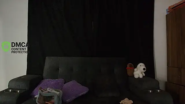 yungelitamor  online show from 04.19.26