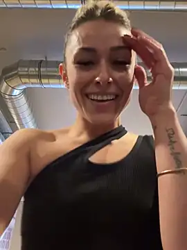 petrouchkaaa  online show from 12.16.24