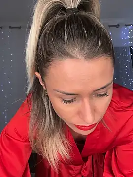 petrouchkaaa  online show from 11.04.25