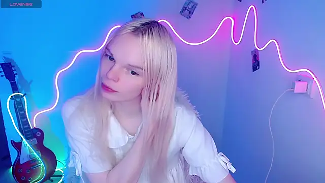 Emily Nyaffee online show from 11.08.25