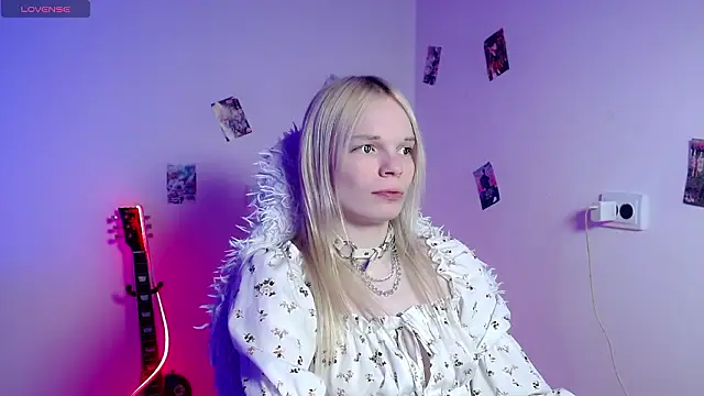 Emily Nyaffee online show from 03.24.26