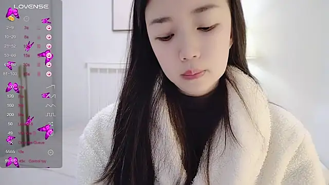 A-xena online show from 12.21.24