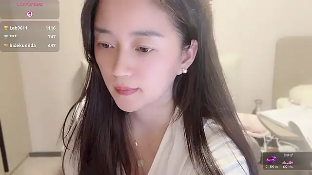 A-xena online show from 10.26.25