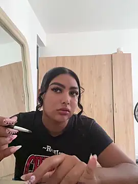 NatashaBrown12 online show from 10.18.25