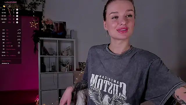 Snapshot of MissLovex chatting on 02.20.25 MissLovex online show from 02.20.25