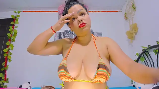 Snapshot of Alhelqueen chatting on 09.28.25 Alhelqueen online show from 09.28.25