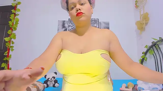 Snapshot of Alhelqueen chatting on 10.10.25 Alhelqueen online show from 10.10.25