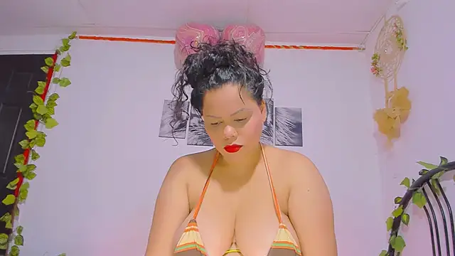 Snapshot of Alhelqueen chatting on 11.02.25 Alhelqueen online show from 11.02.25