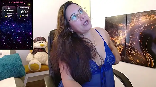 amalia brunette online show from 12.18.25