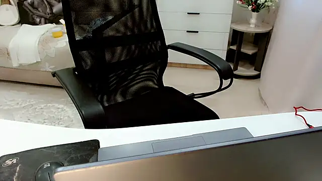 EveLove33 online show from 09.25.25