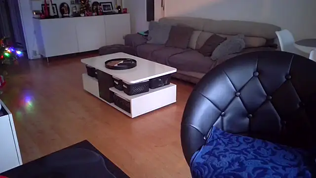 sarametisse26 online show from 12.04.25