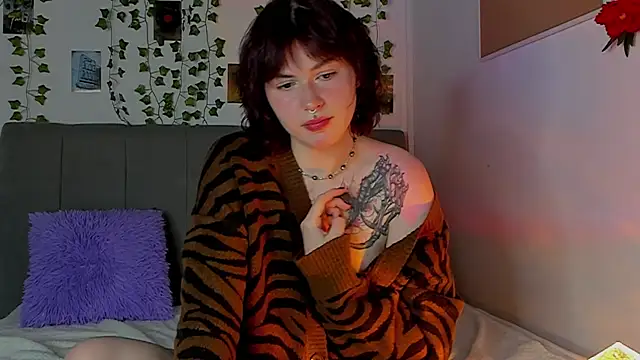 miss Lizzy online show from 12.03.24
