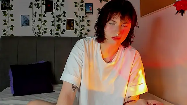 miss Lizzy online show from 12.06.24