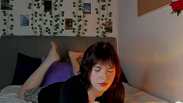miss Lizzy online show from 12.08.24