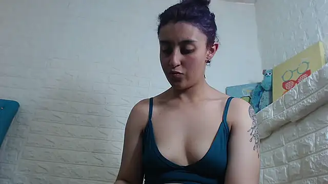 Snapshot of AngelaLinaresx69 chatting on 11.26.25 AngelaLinaresx69 online show from 11.26.25