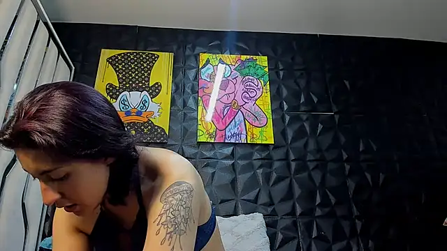 Snapshot of AngelaLinaresx69 chatting on 02.24.26 AngelaLinaresx69 online show from 02.24.26