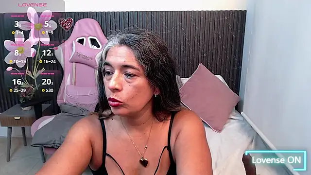 Snapshot of tammy_lynn69 chatting on 10.05.25 tammy lynn69 online show from 10.05.25