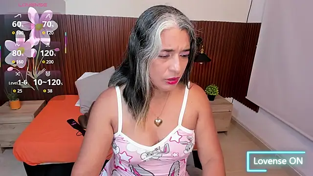 Snapshot of tammy_lynn69 chatting on 10.30.25 tammy lynn69 online show from 10.30.25