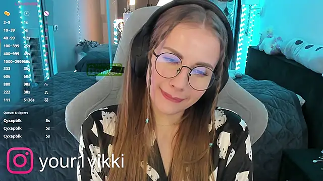 Vikki Cheese online show from 02.20.25