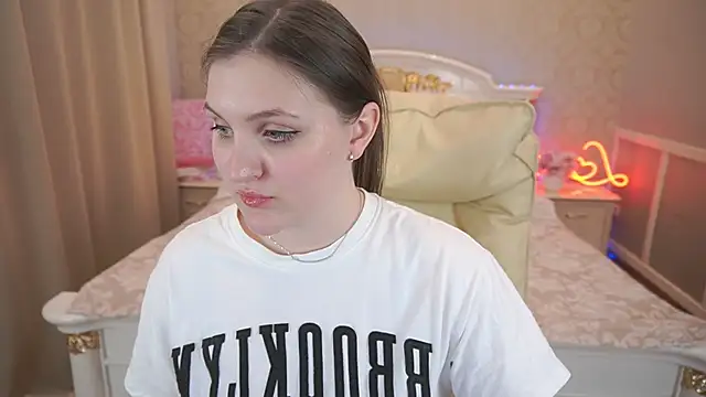 EmmyCharmm online show from 12.02.24
